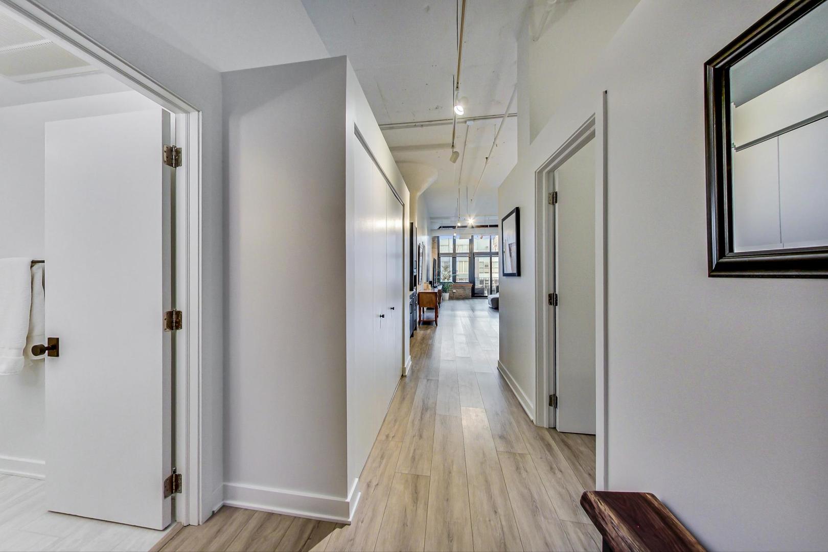 333 W Hubbard Street Unit: 523