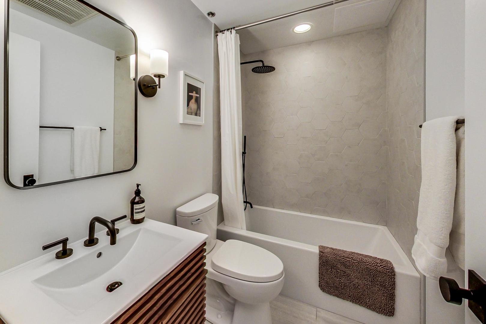 333 W Hubbard Street Unit: 523