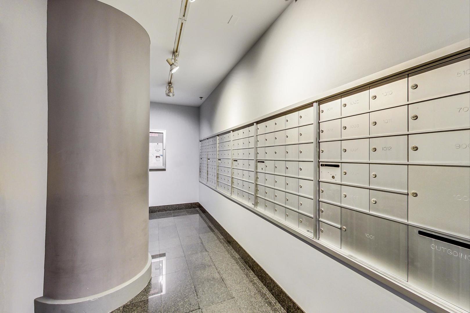 333 W Hubbard Street Unit: 523