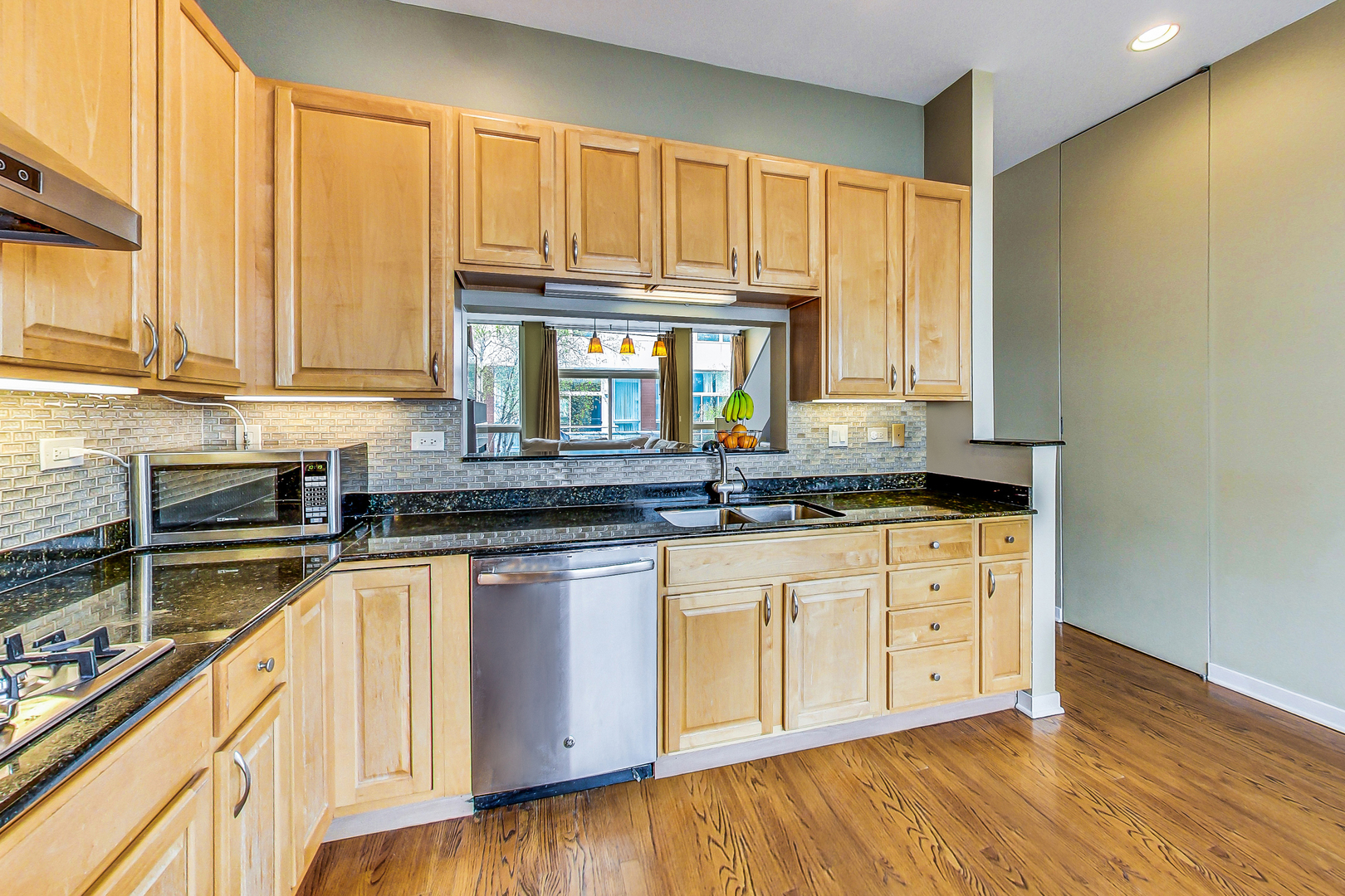 2932 N WOOD Street Unit: E