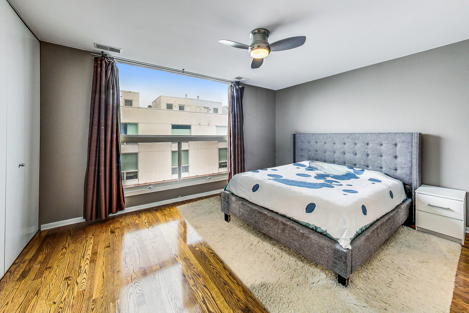 2932 N WOOD Street Unit: E