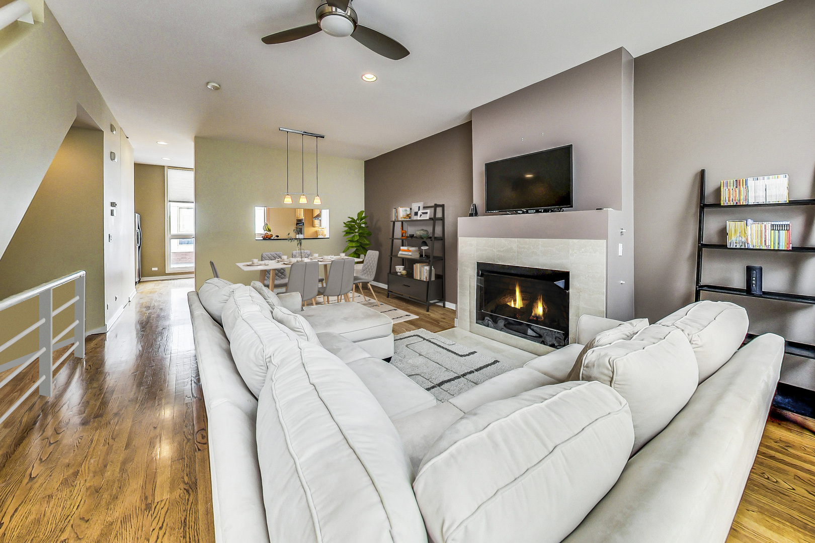 2932 N WOOD Street Unit: E