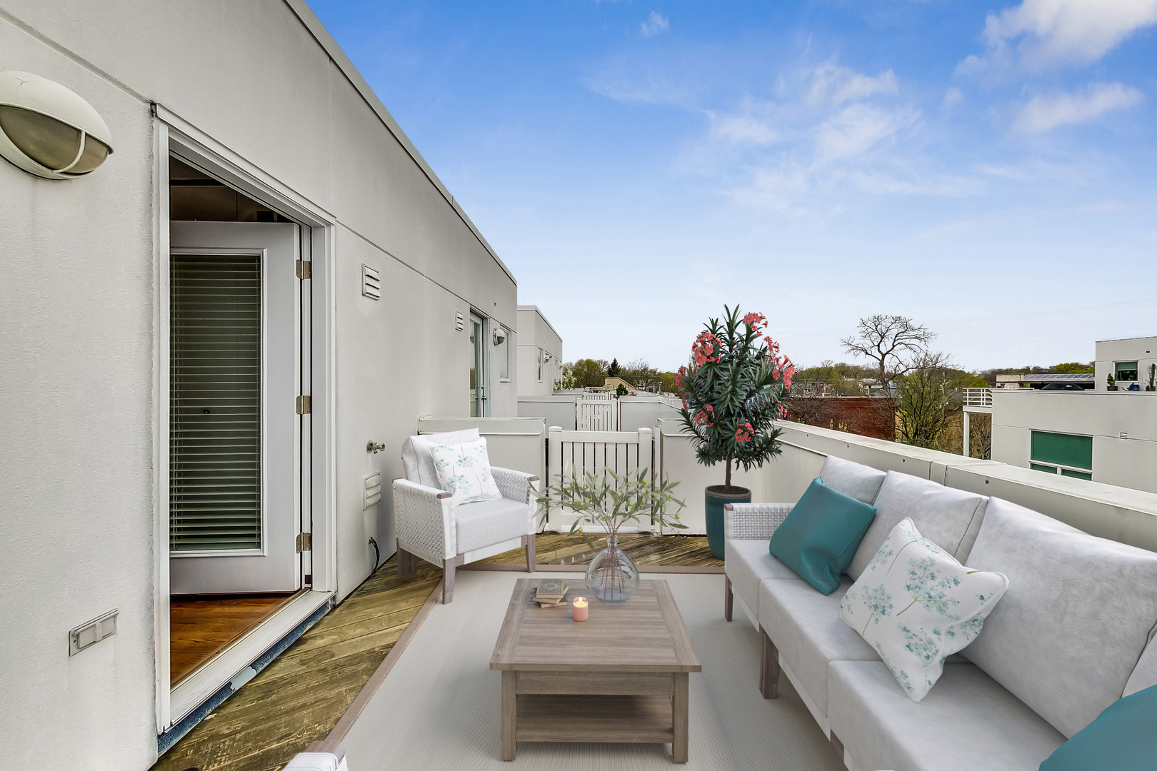 2932 N WOOD Street Unit: E