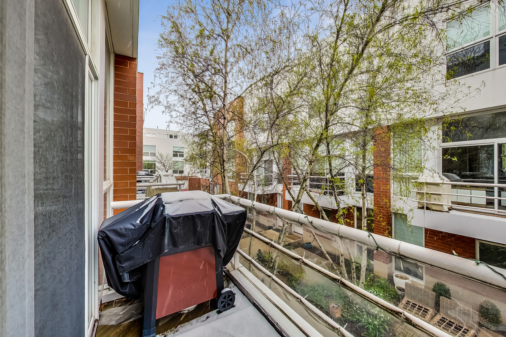 2932 N WOOD Street Unit: E