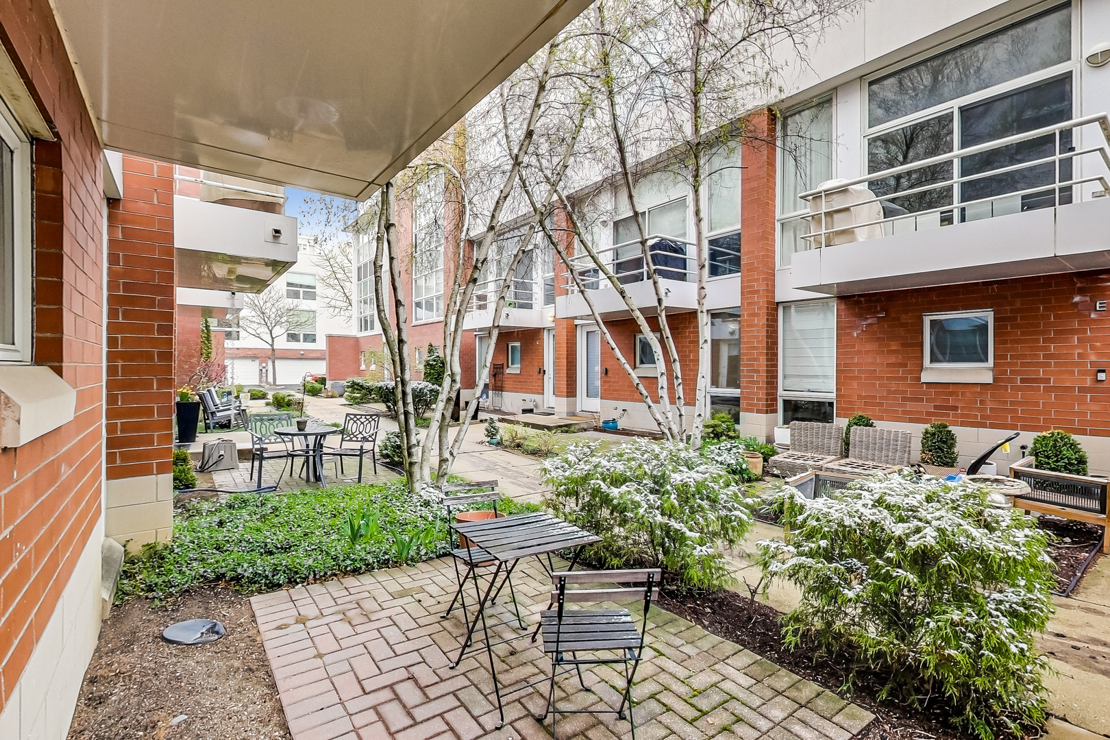 2932 N WOOD Street Unit: E