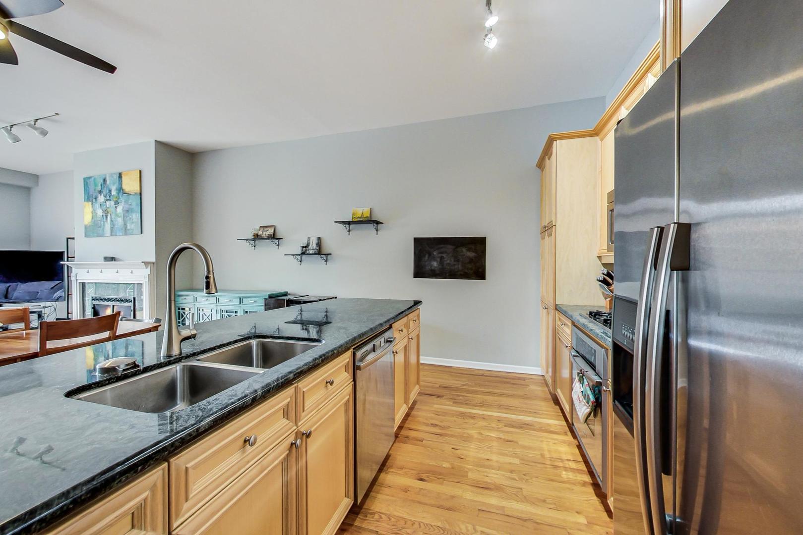1350 W FULLERTON Avenue Unit: 311