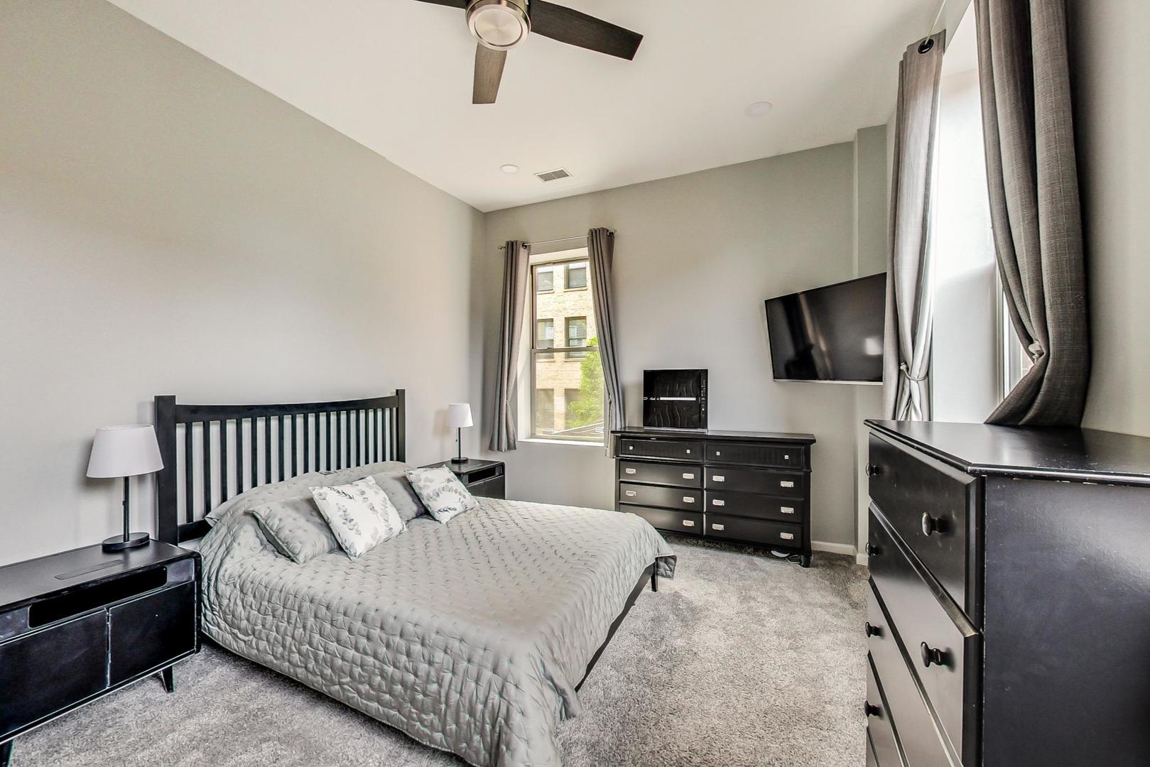 1350 W FULLERTON Avenue Unit: 311