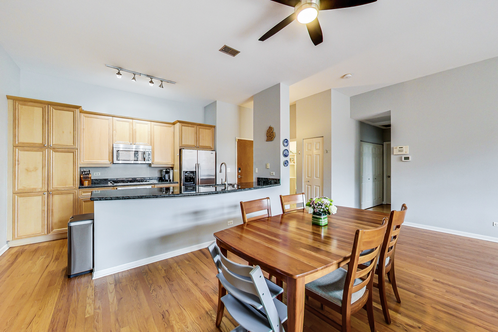 1350 W FULLERTON Avenue Unit: 311