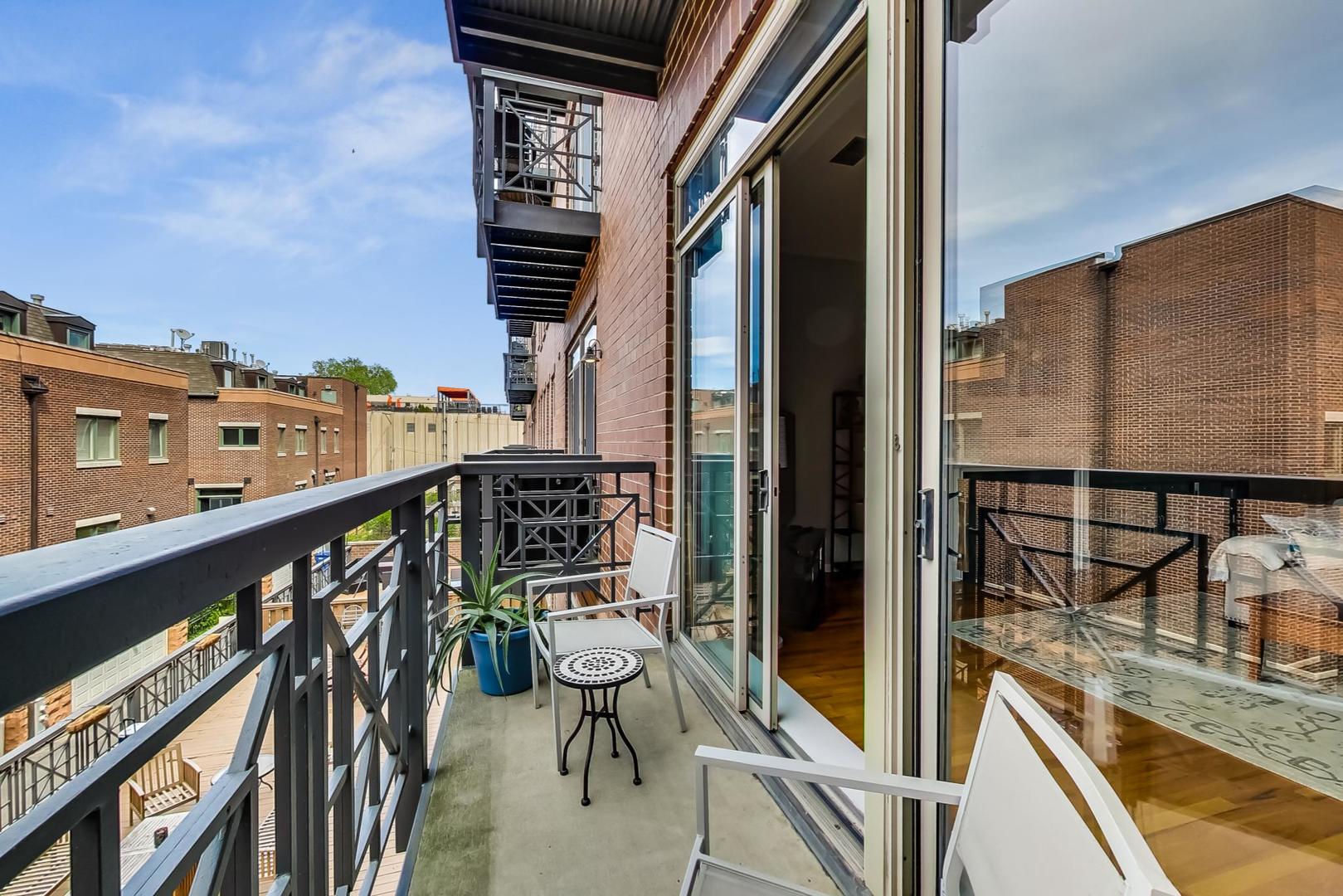 1350 W FULLERTON Avenue Unit: 311
