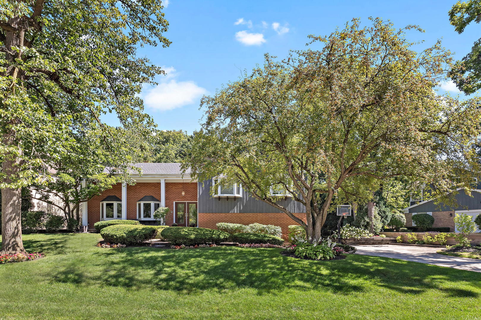 781 CARRIAGE Way