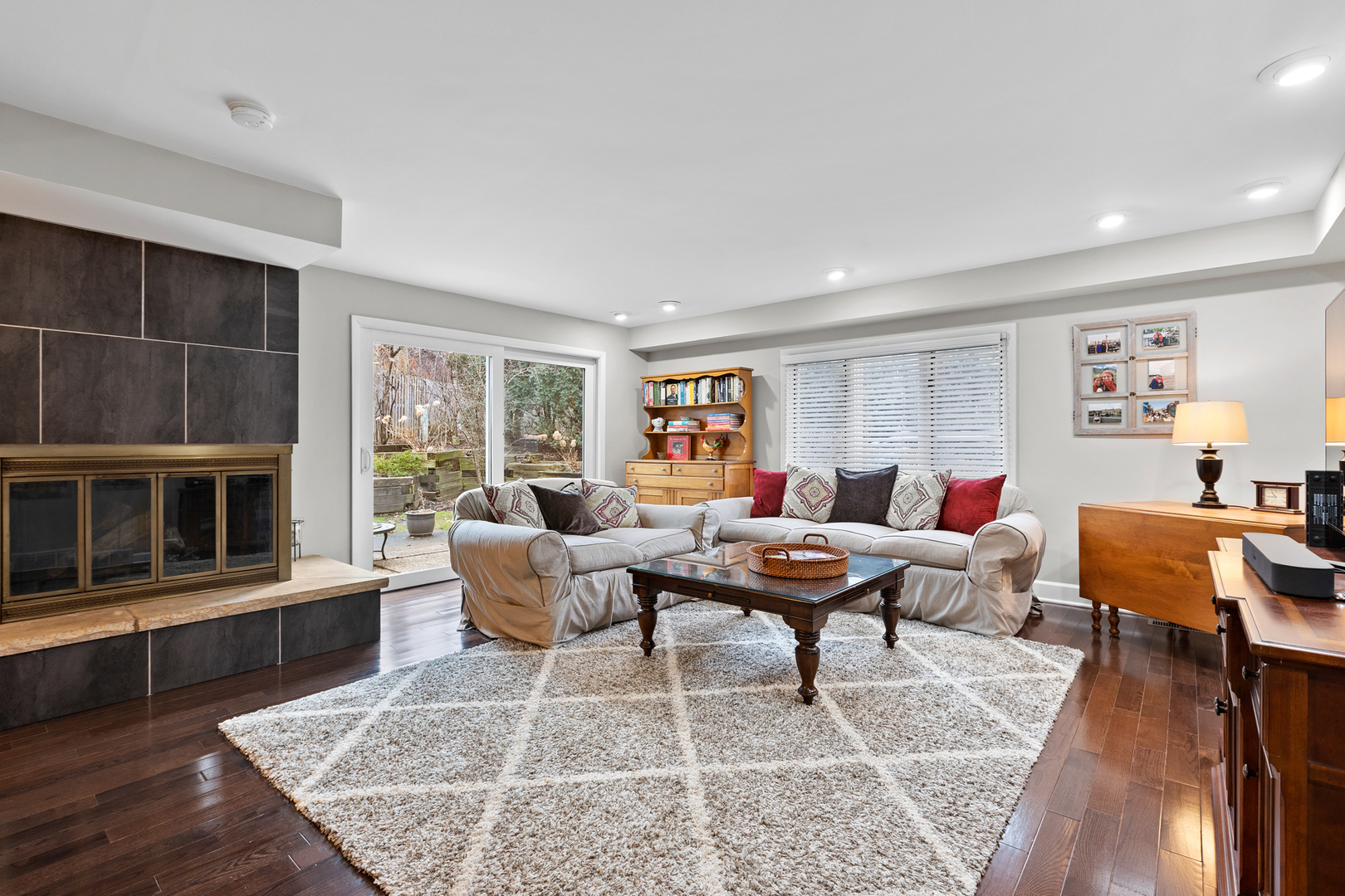 781 CARRIAGE Way