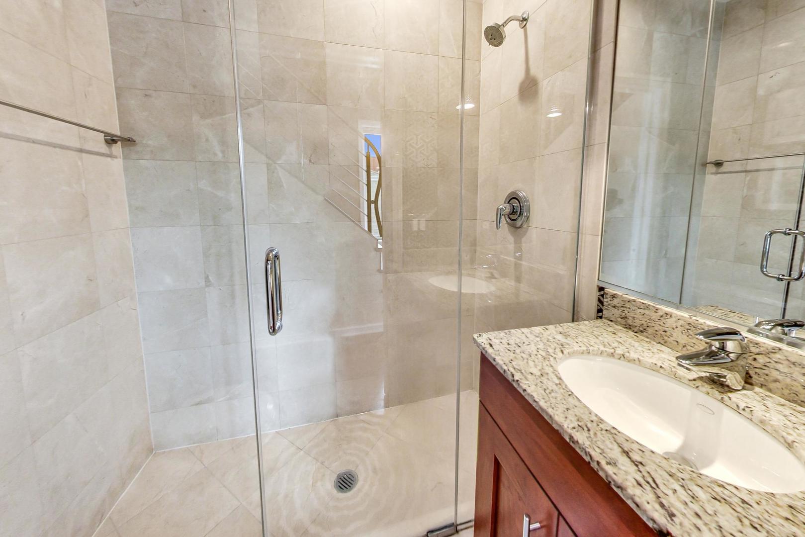 1406 W Ohio Street Unit: 3