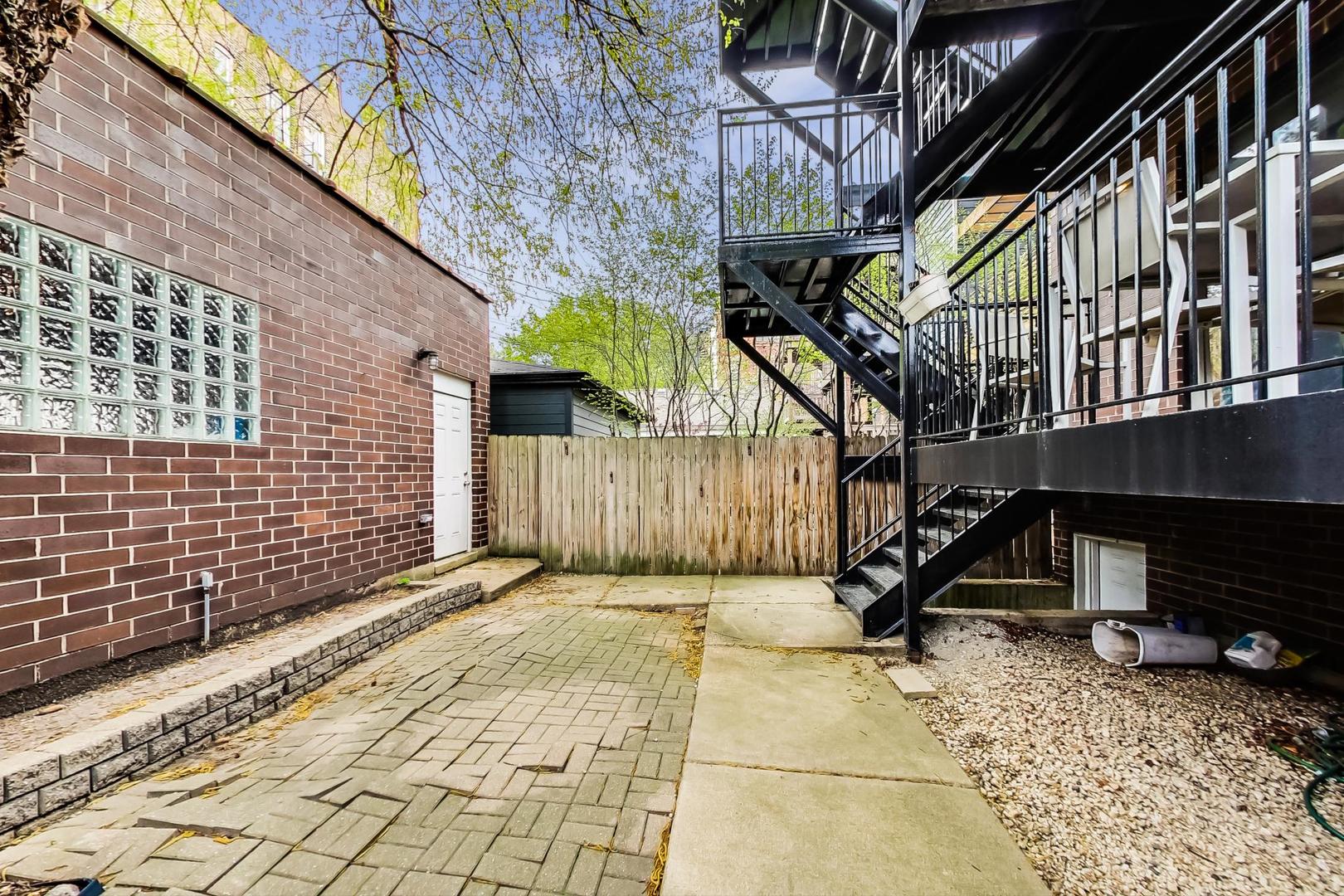 1406 W Ohio Street Unit: 3