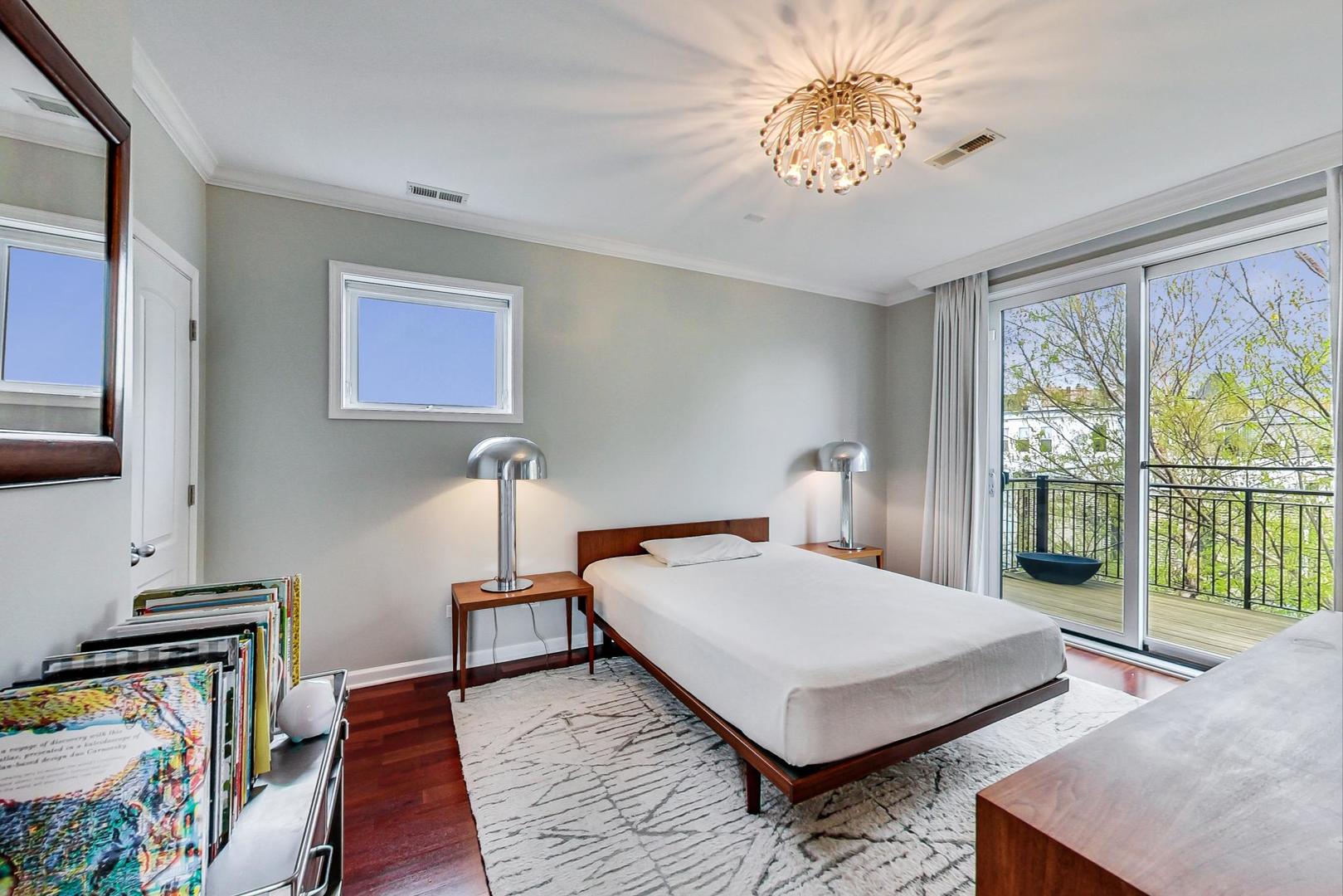 1406 W Ohio Street Unit: 3