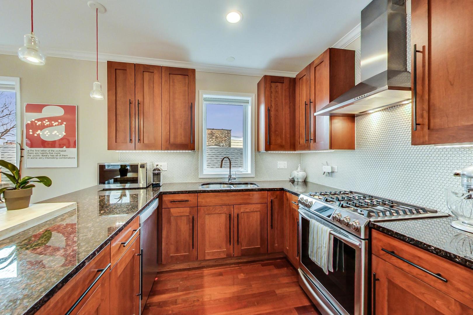 1406 W Ohio Street Unit: 3