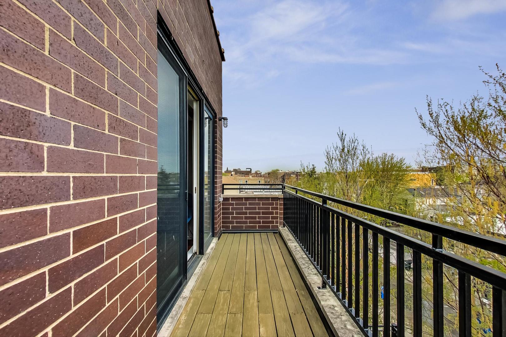 1406 W Ohio Street Unit: 3