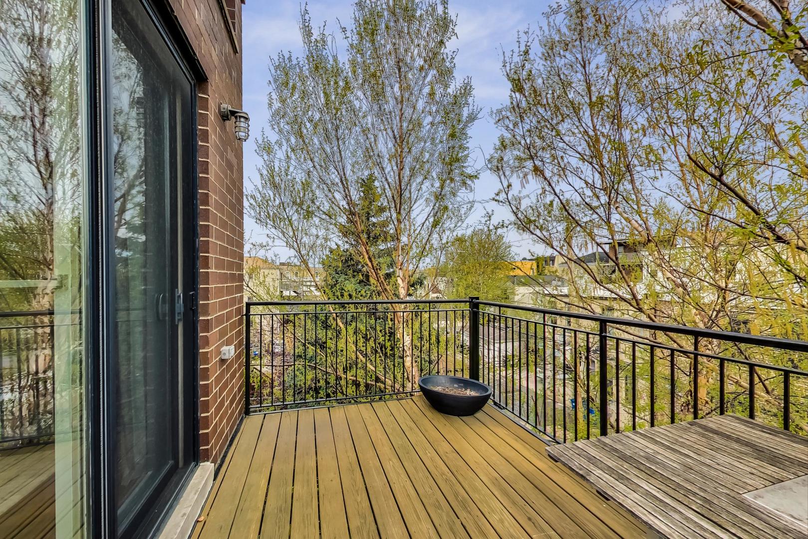1406 W Ohio Street Unit: 3