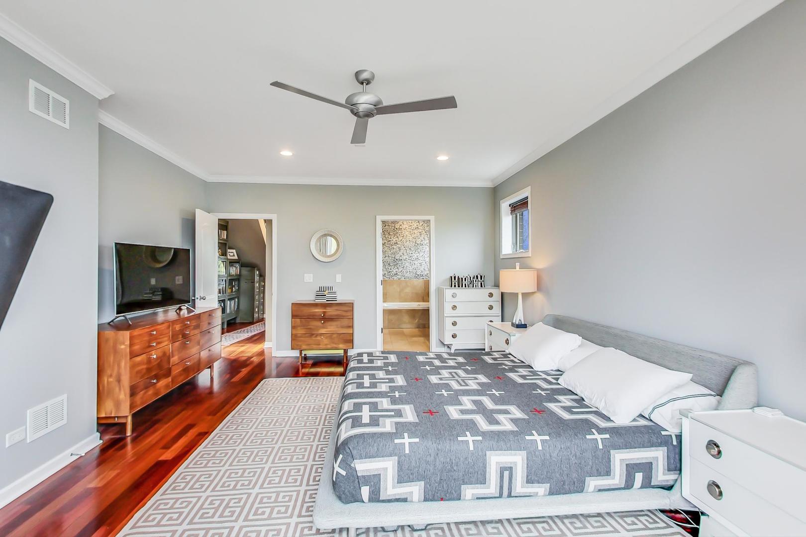 1406 W Ohio Street Unit: 3