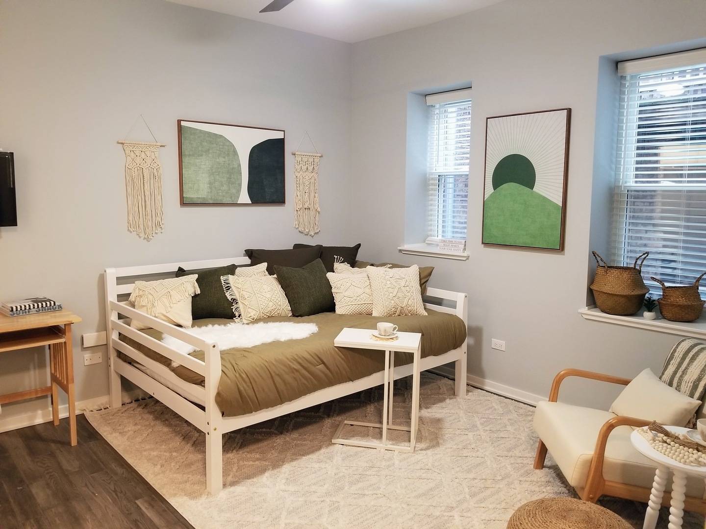5240 N Winthrop Avenue Unit: 413
