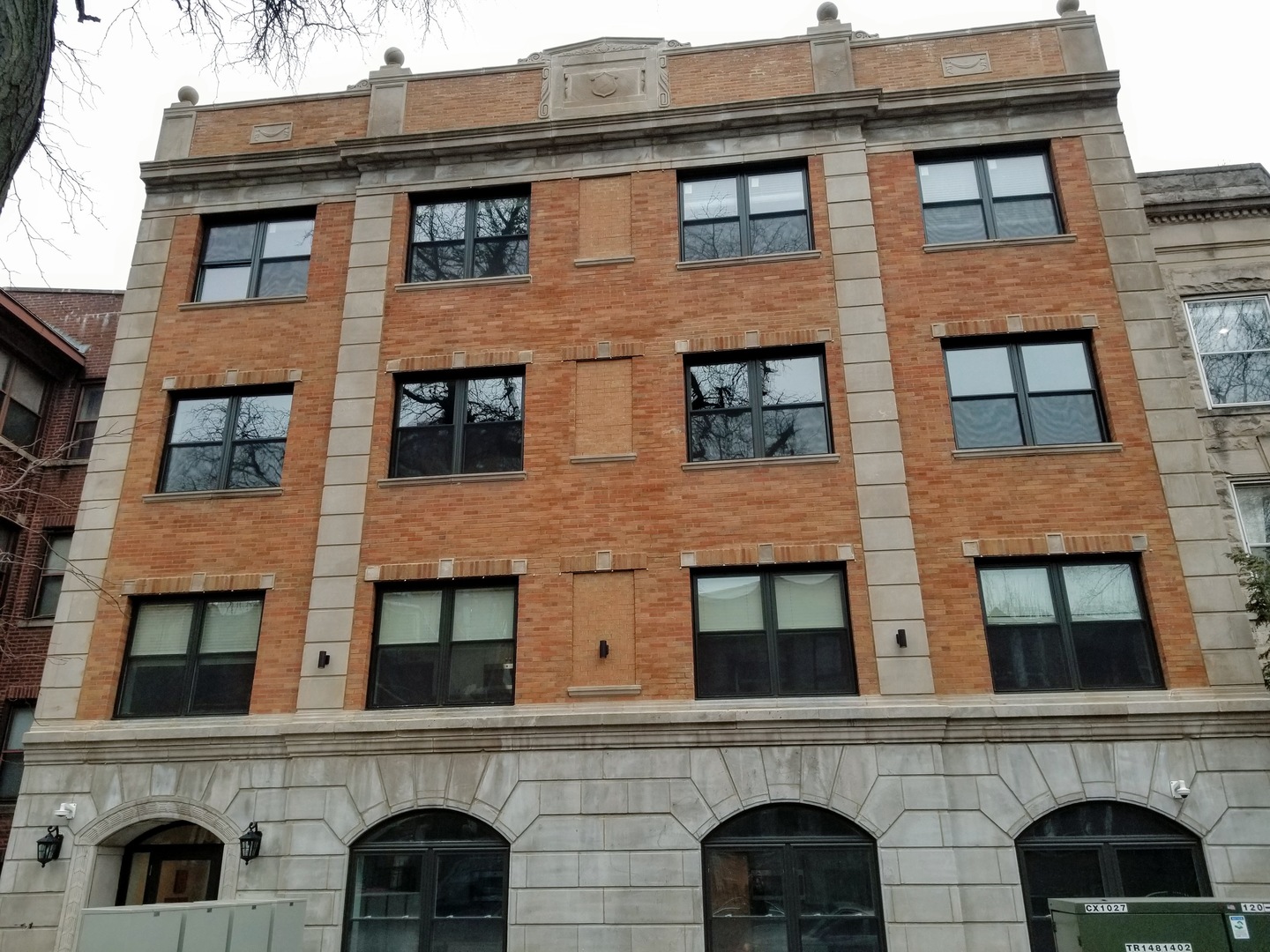 5240 N Winthrop Avenue Unit: 413