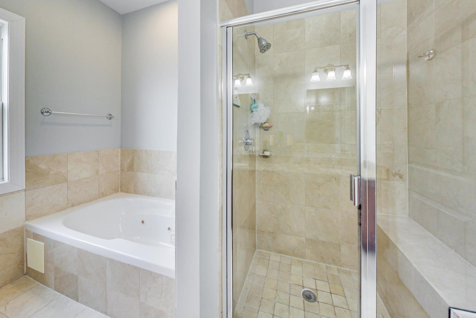 3258 N Oakley Avenue Unit: 2