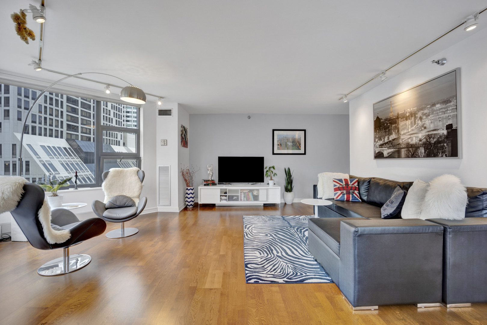 401 E Ontario Street Unit: 1101