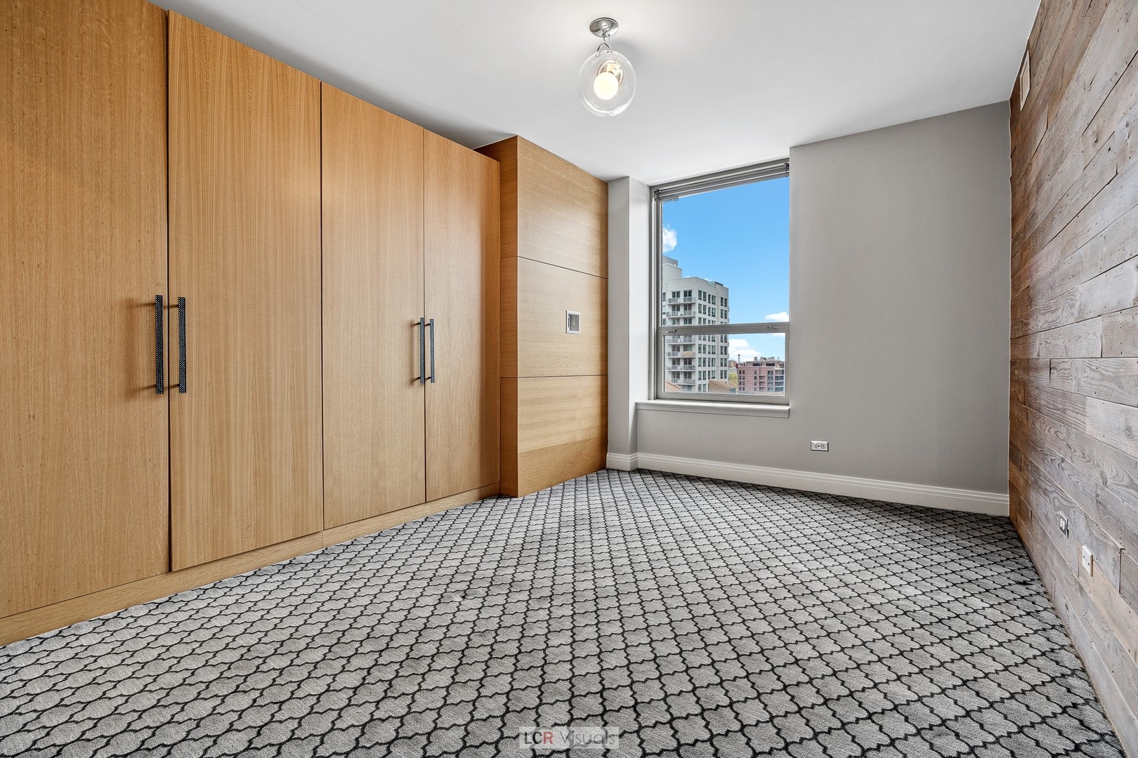 400 W Ontario Street Unit: 903
