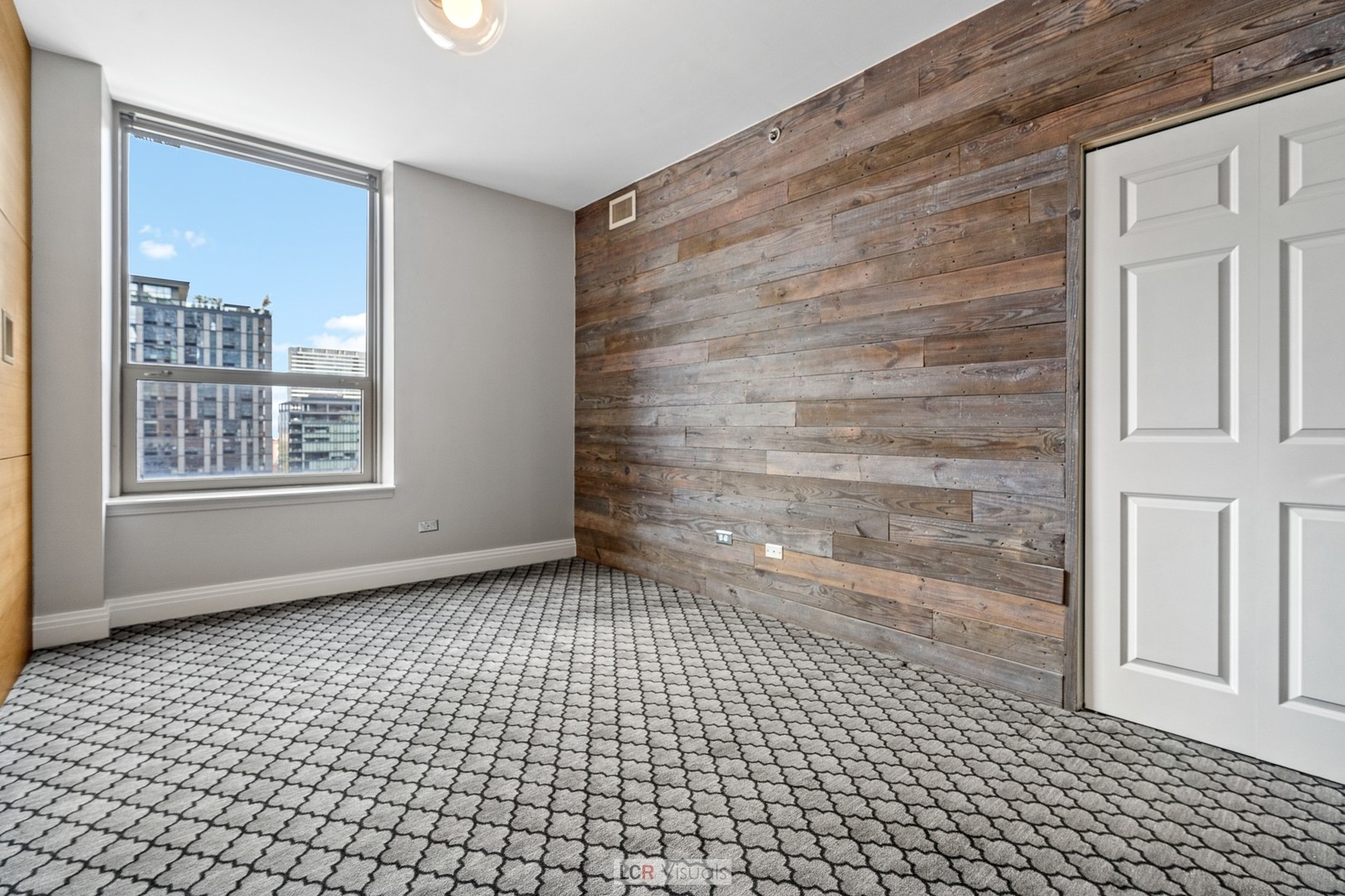 400 W Ontario Street Unit: 903
