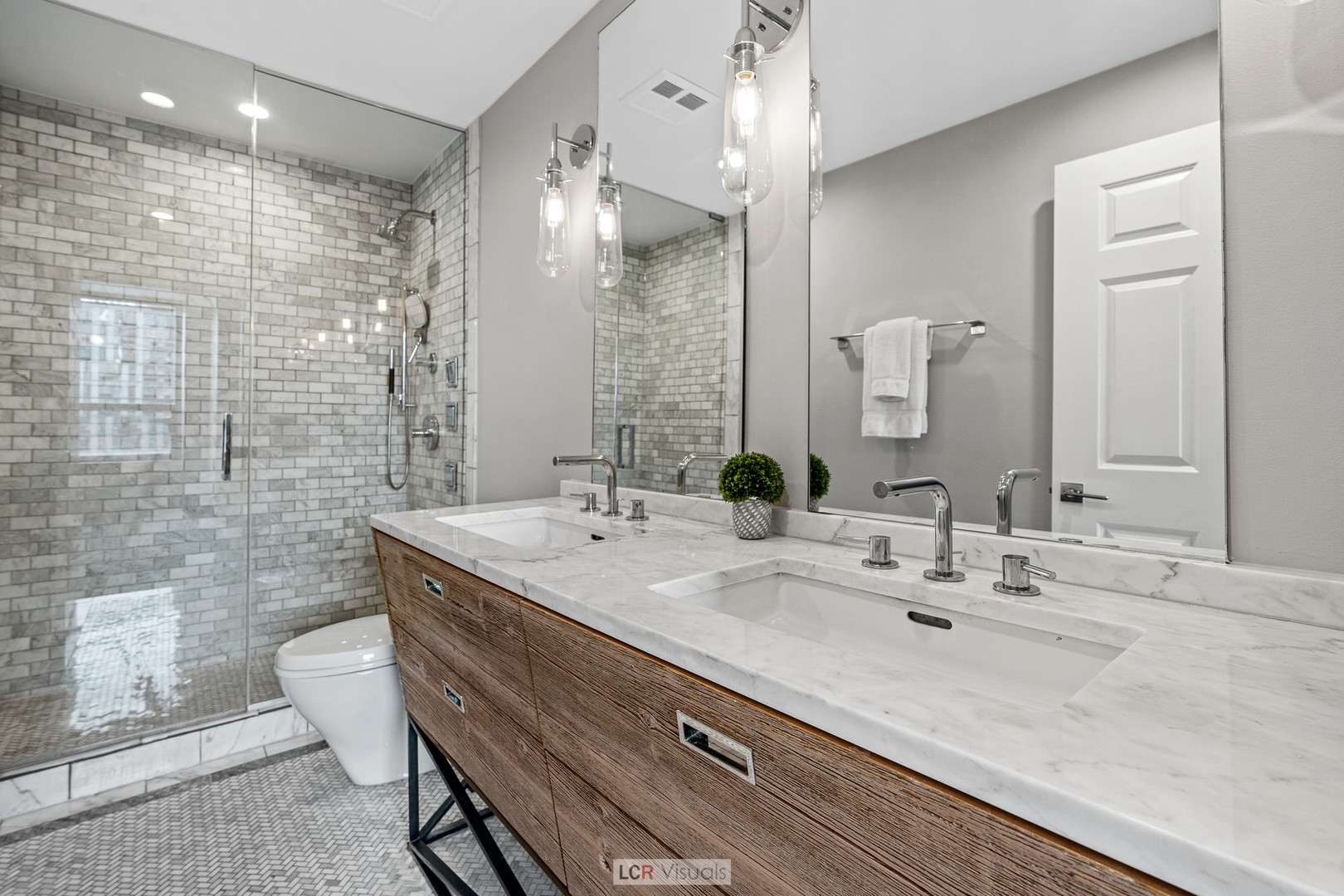 400 W Ontario Street Unit: 903