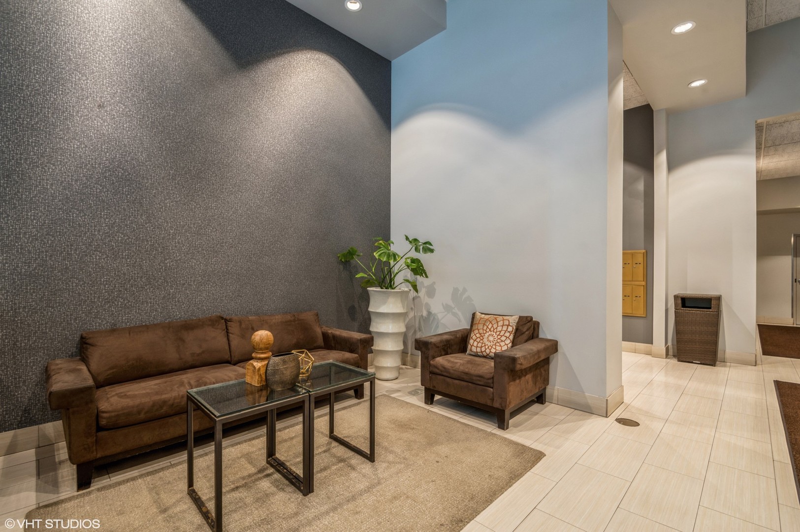 400 W Ontario Street Unit: 903
