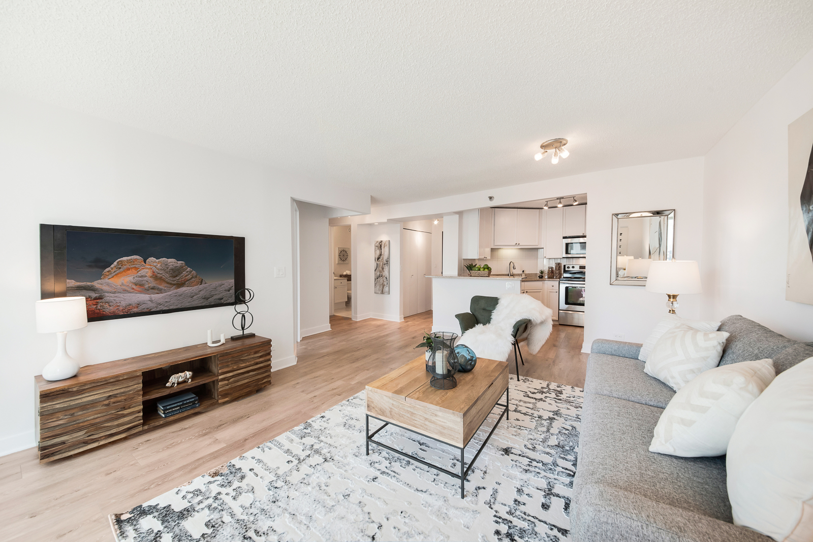 195 N HARBOR Drive Unit: 4407