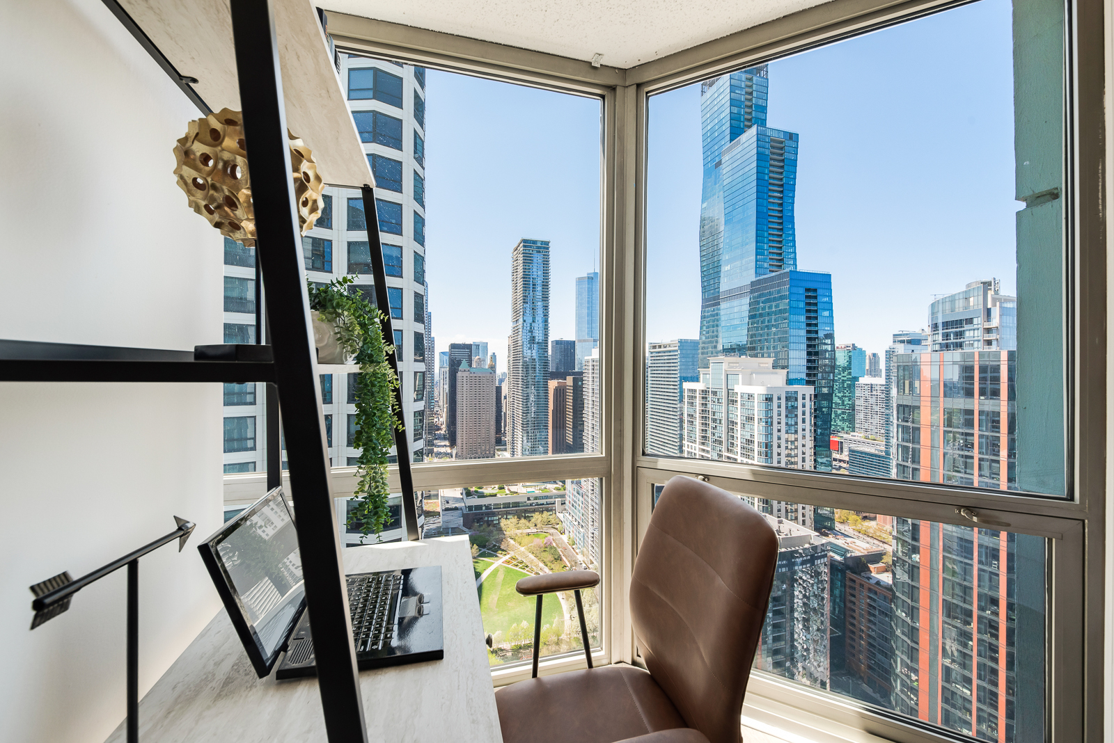 195 N HARBOR Drive Unit: 4407
