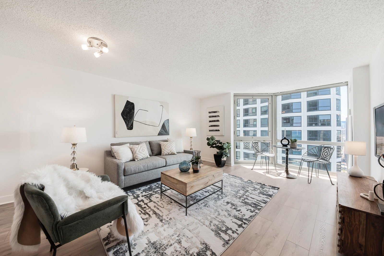 195 N HARBOR Drive Unit: 4407