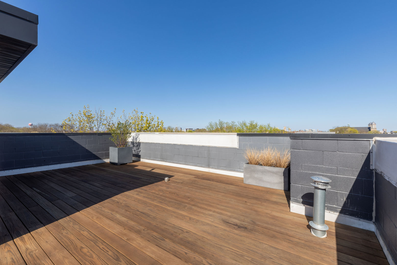 2208 N Oakley Avenue Unit: 2S