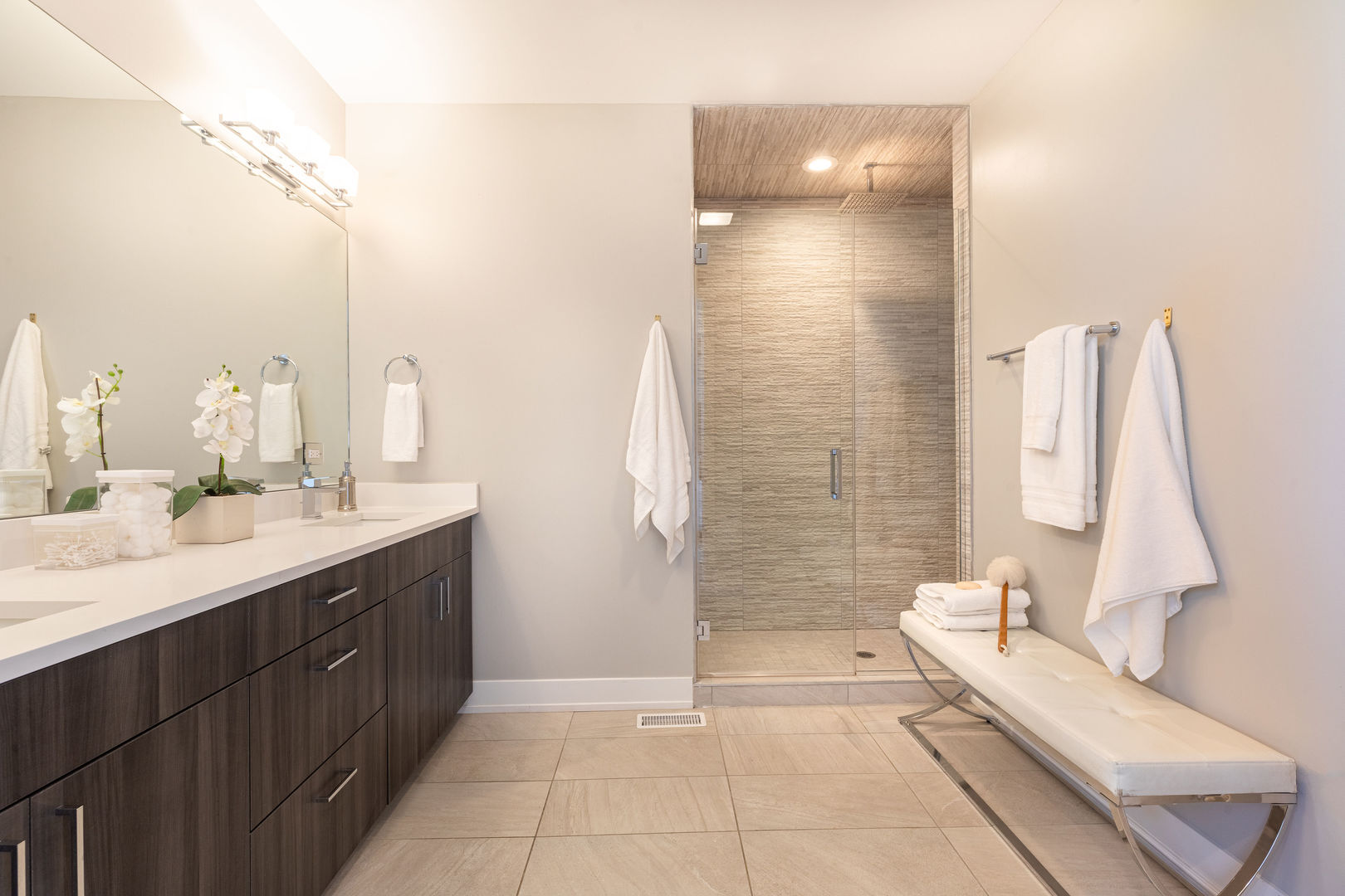 2208 N Oakley Avenue Unit: 2S