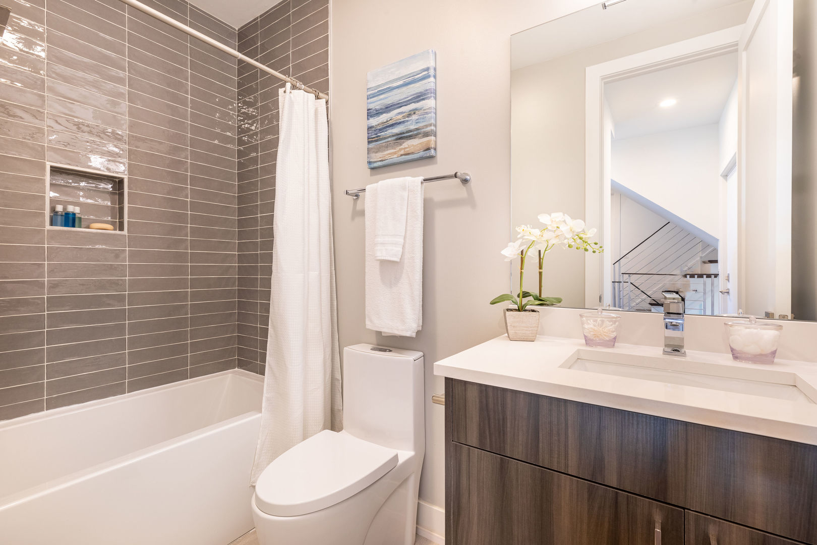 2208 N Oakley Avenue Unit: 2S