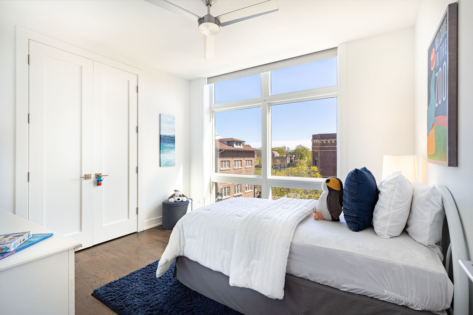 2208 N Oakley Avenue Unit: 2S