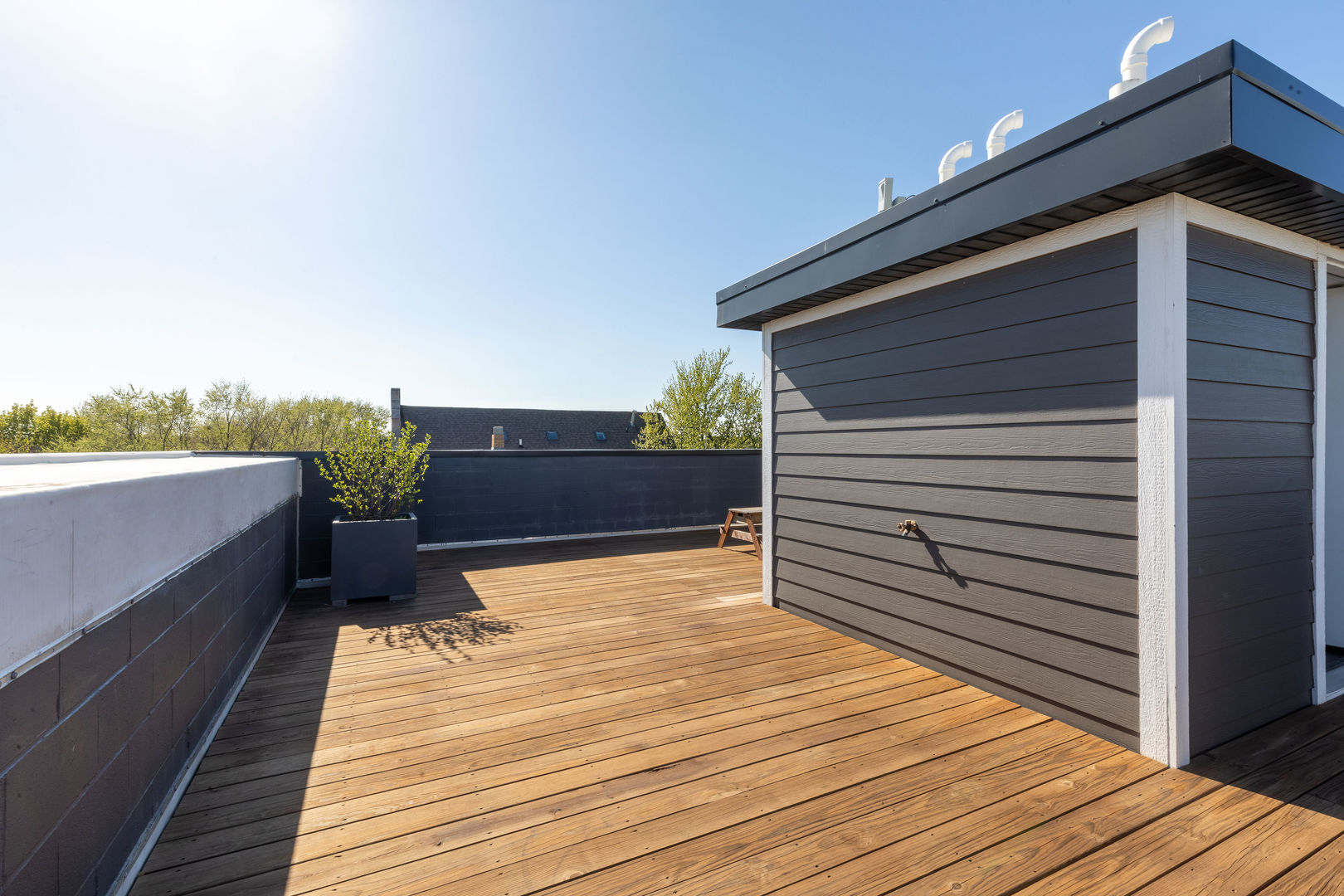 2208 N Oakley Avenue Unit: 2S