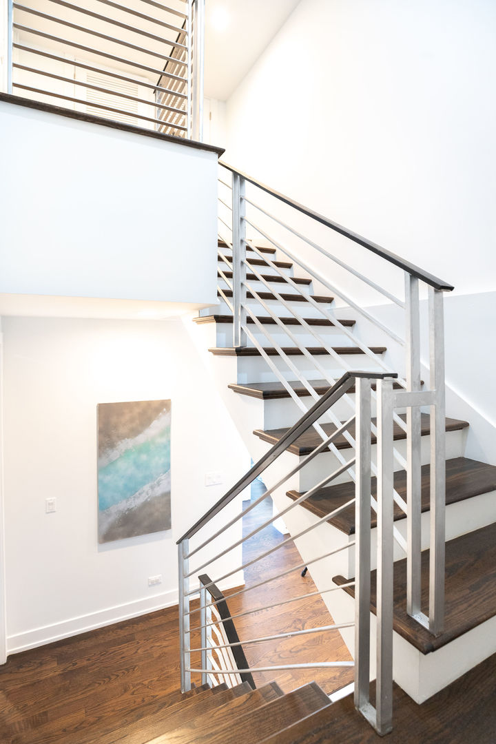 2208 N Oakley Avenue Unit: 2S