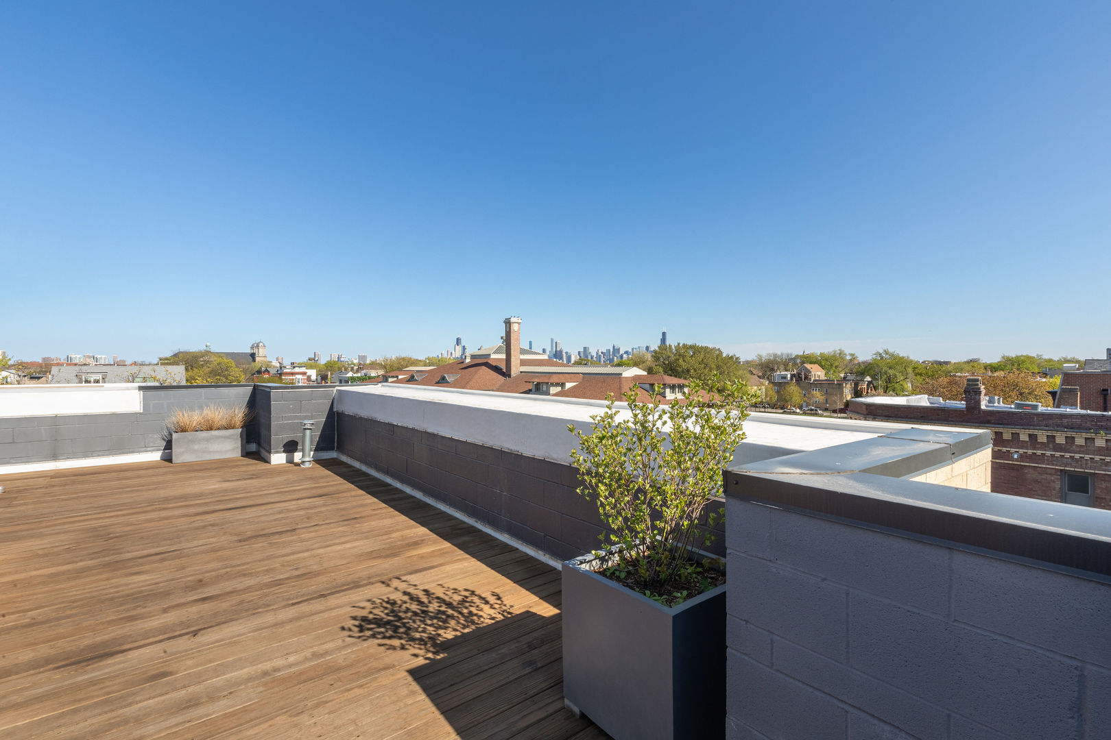 2208 N Oakley Avenue Unit: 2S