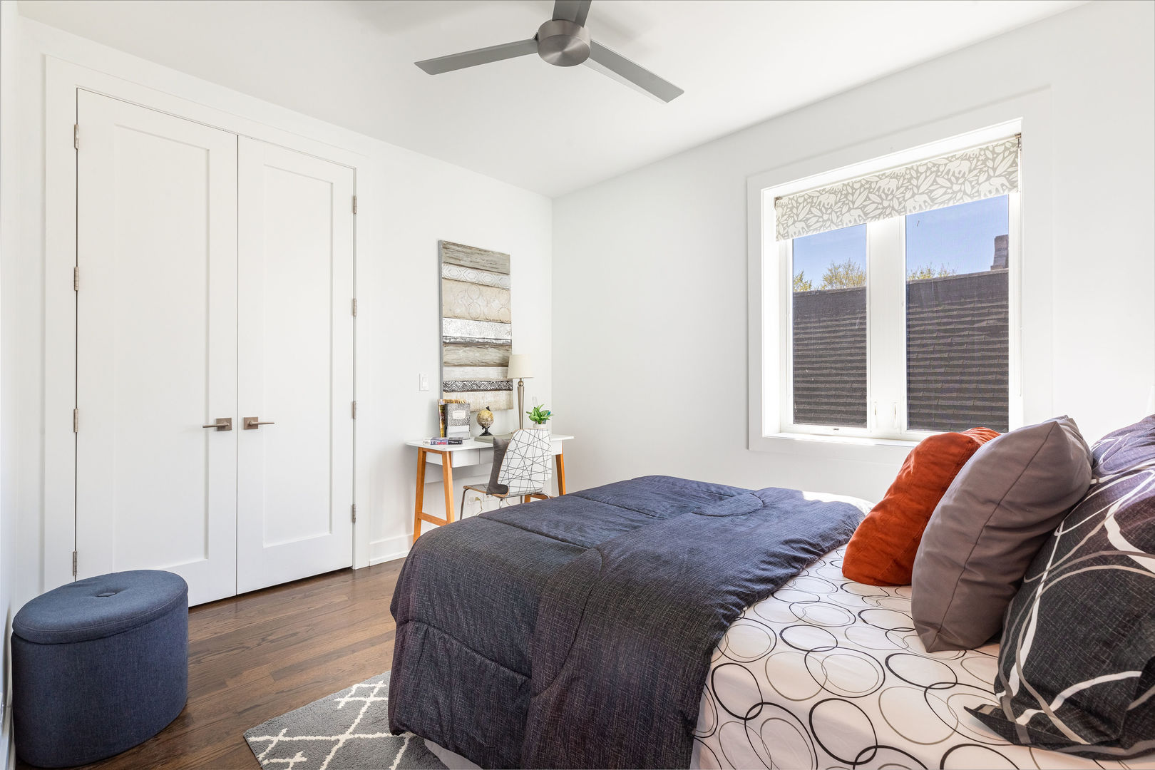 2208 N Oakley Avenue Unit: 2S