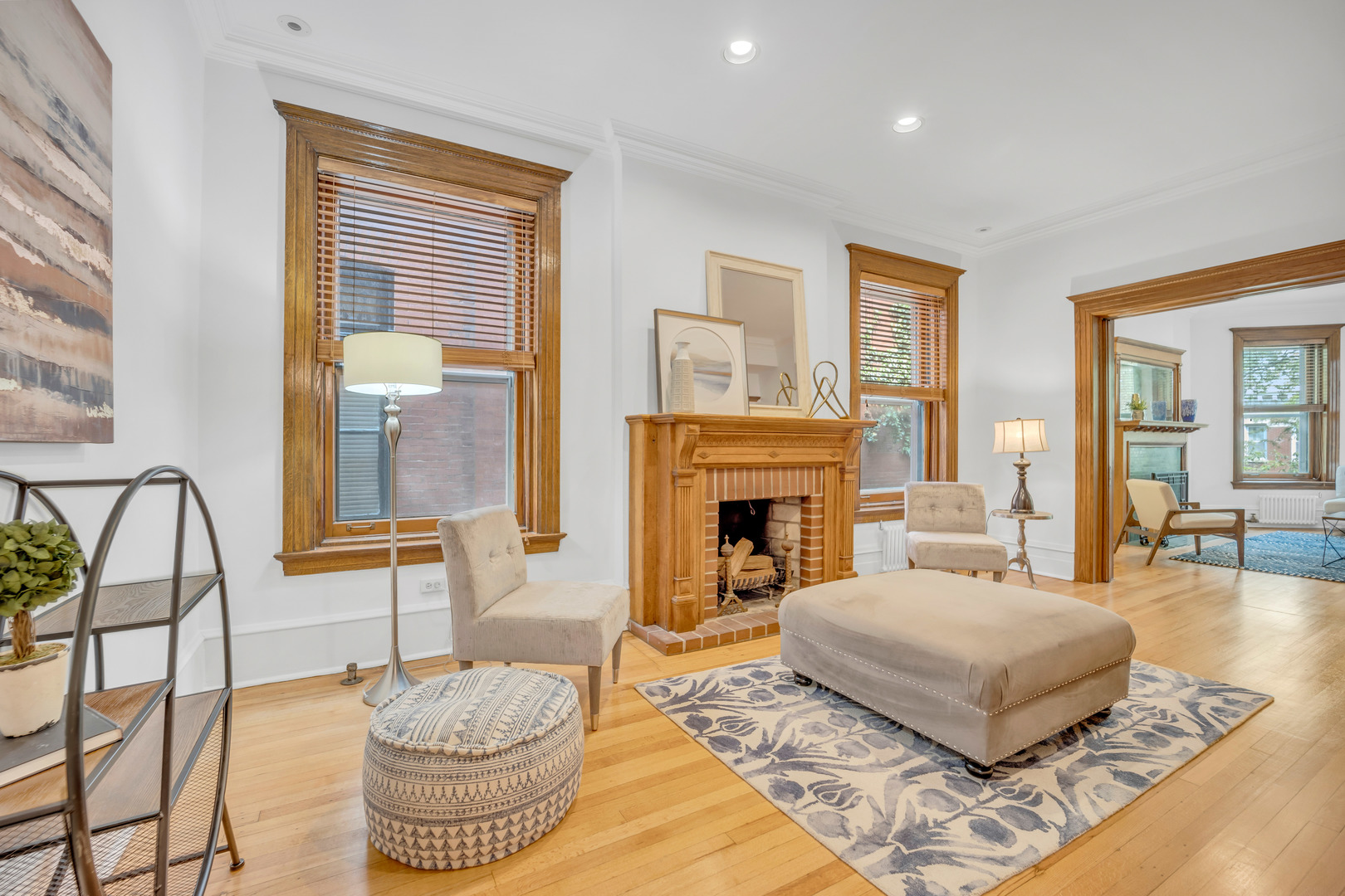 845 W Wolfram Street Unit: B
