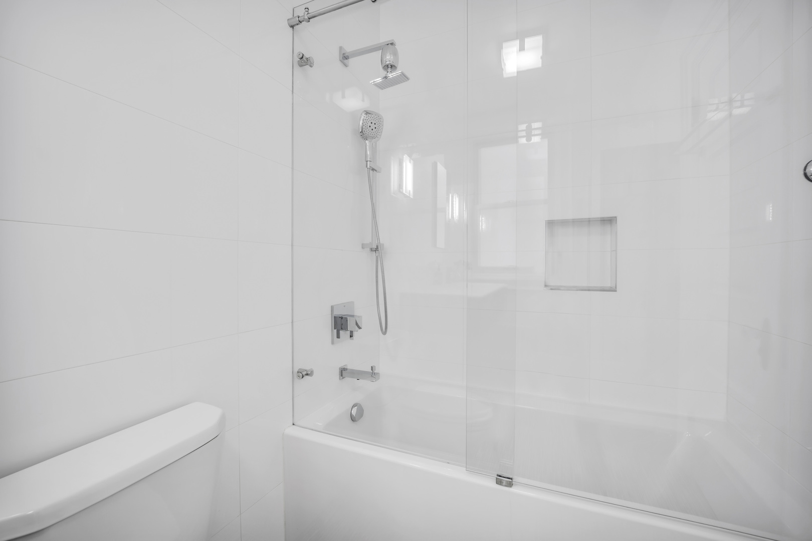 845 W Wolfram Street Unit: B