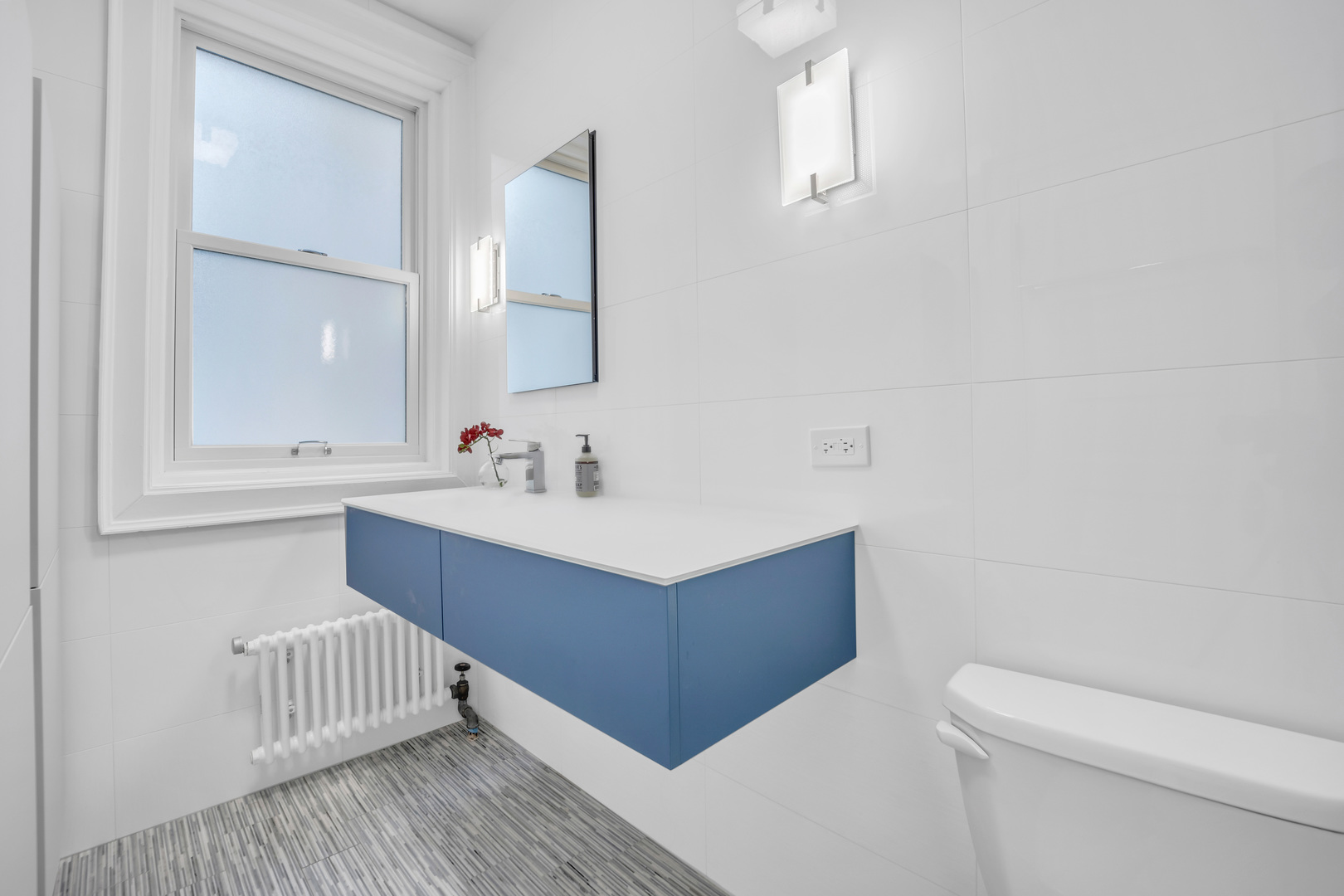 845 W Wolfram Street Unit: B