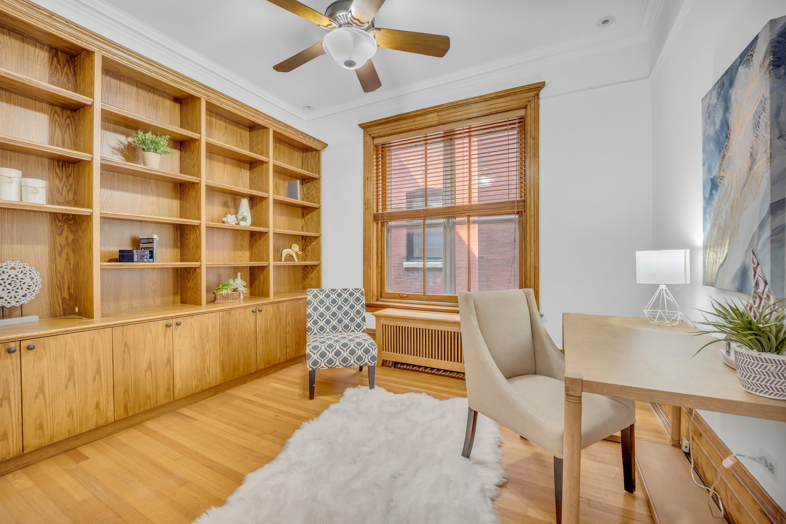 845 W Wolfram Street Unit: B