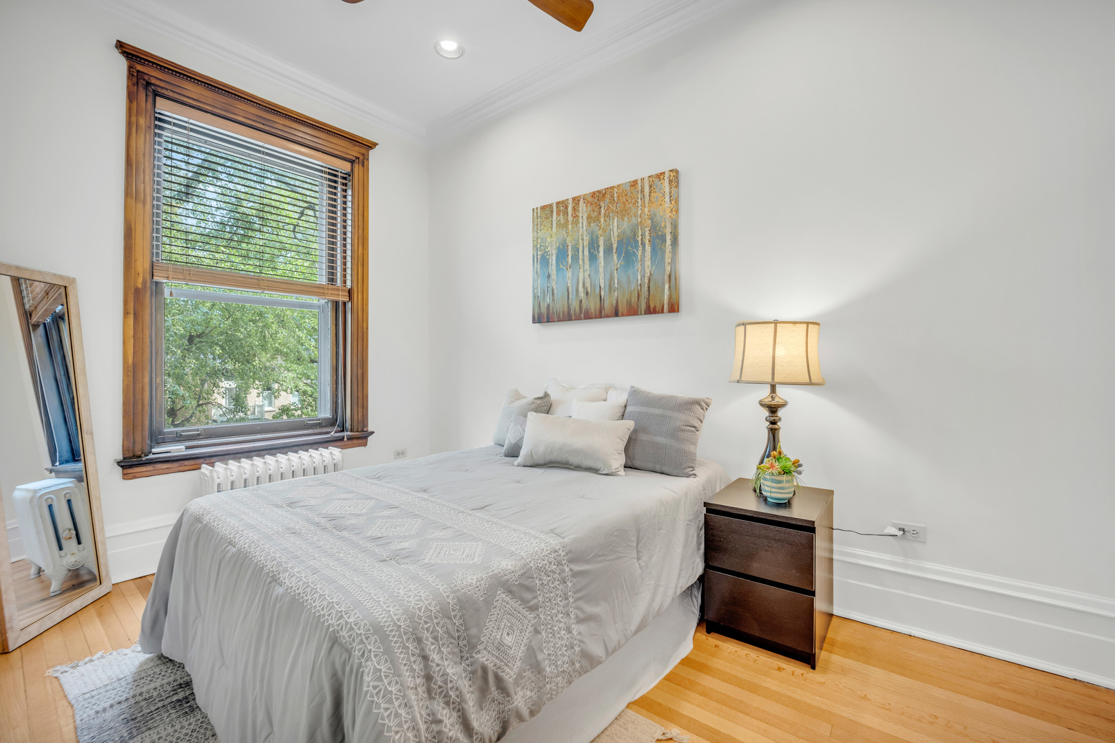 845 W Wolfram Street Unit: B