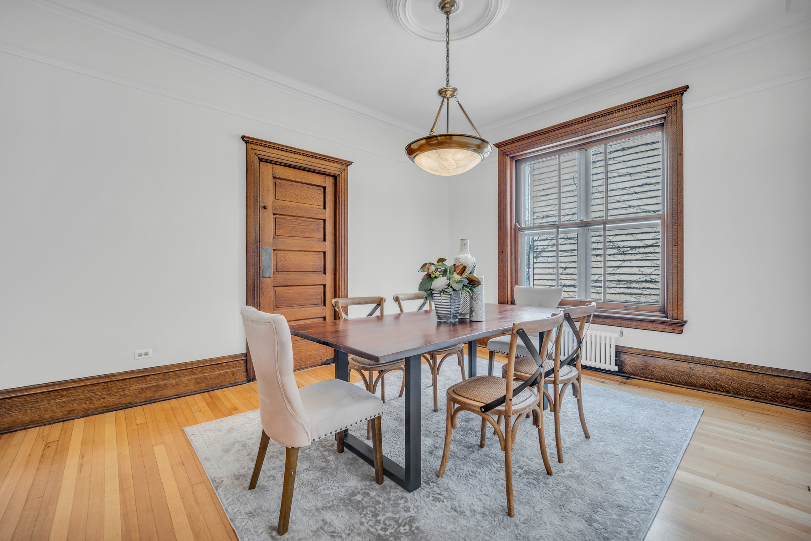 845 W Wolfram Street Unit: B