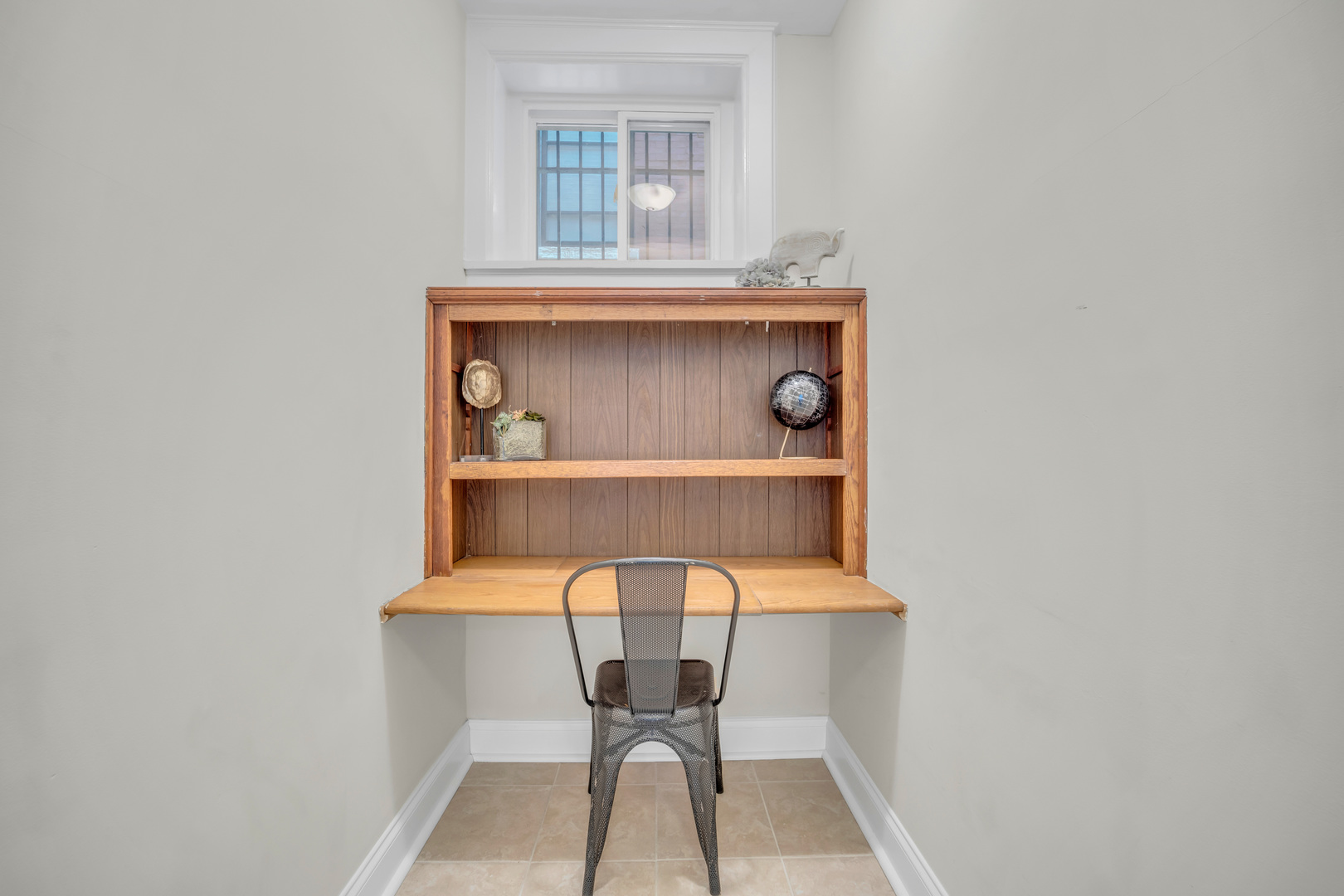 845 W Wolfram Street Unit: B
