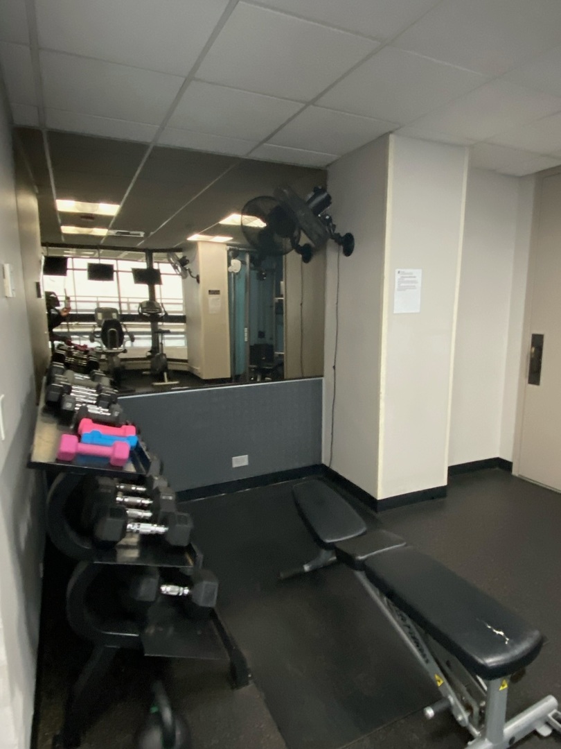 2650 N Lakeview Avenue Unit: 2703