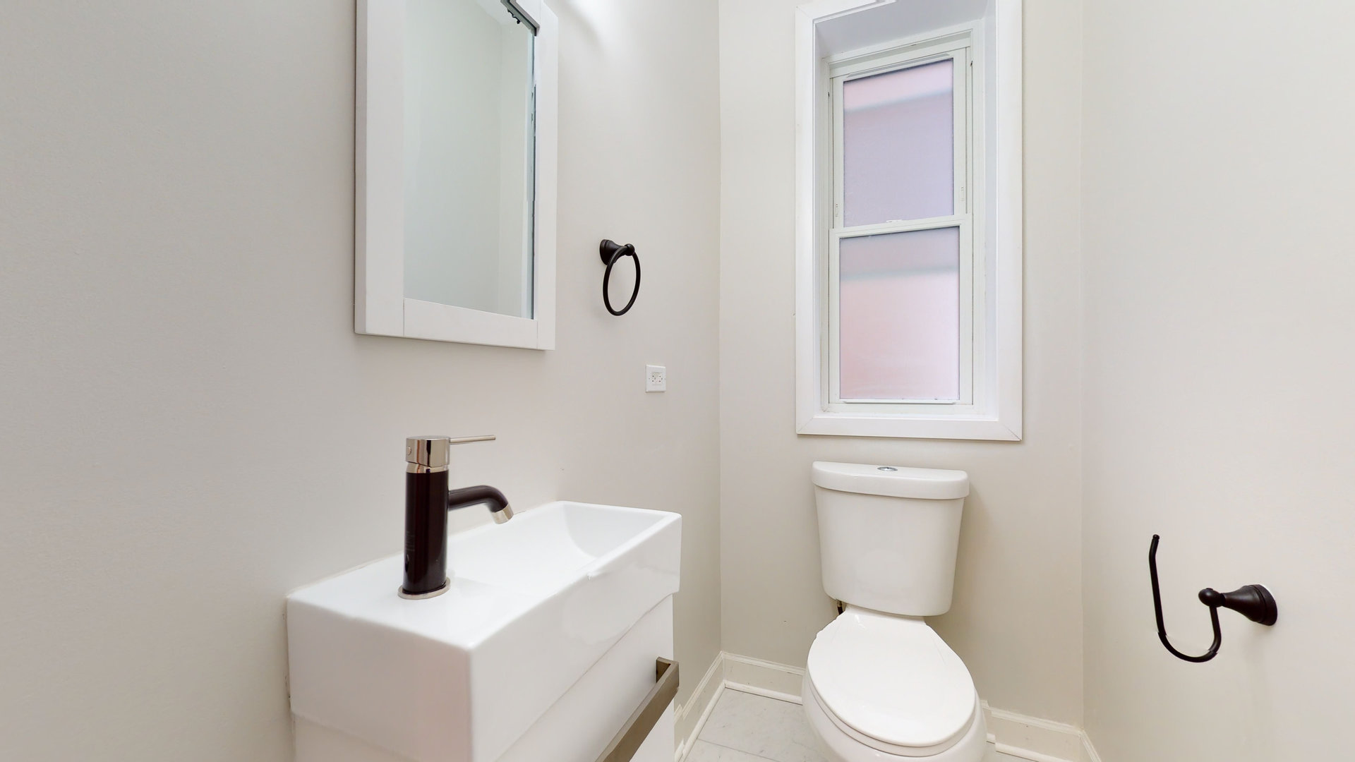 2038 W Estes Avenue Unit: 2